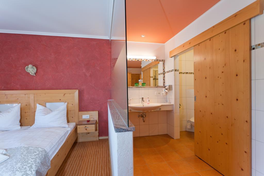 Landhotel Mariensaeule Wernstein am Inn Extérieur photo
